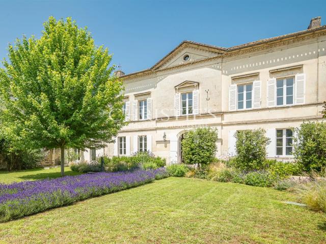 Élégante maison de maître au cœur d’Izon 390m² Izon