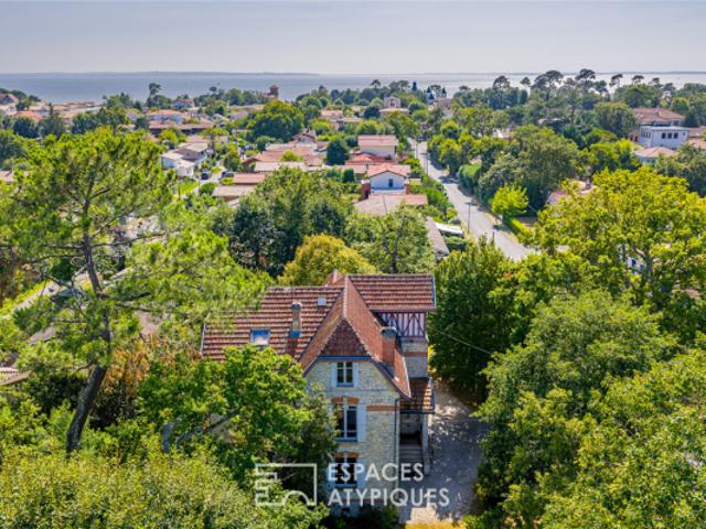 Élégante maison de maître au charme authentique, à deux pas du Bassin d'Arcachon