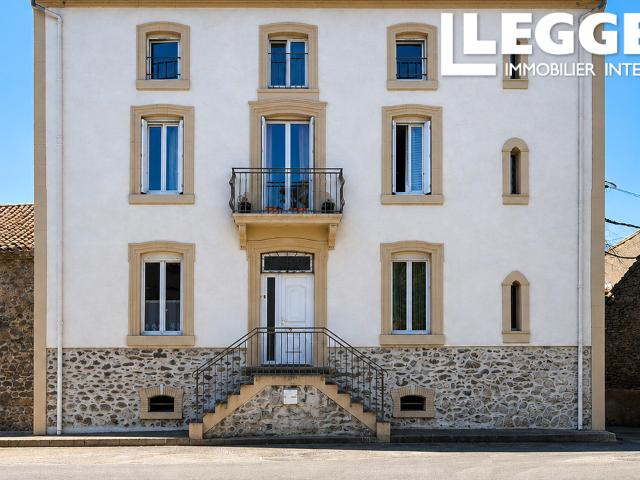 Élégante Maison de Maître avec Garage, Terrasse & Jacuzzi au cœur des Corbières