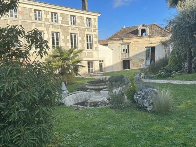 Élégante maison de maître avec jardin clos