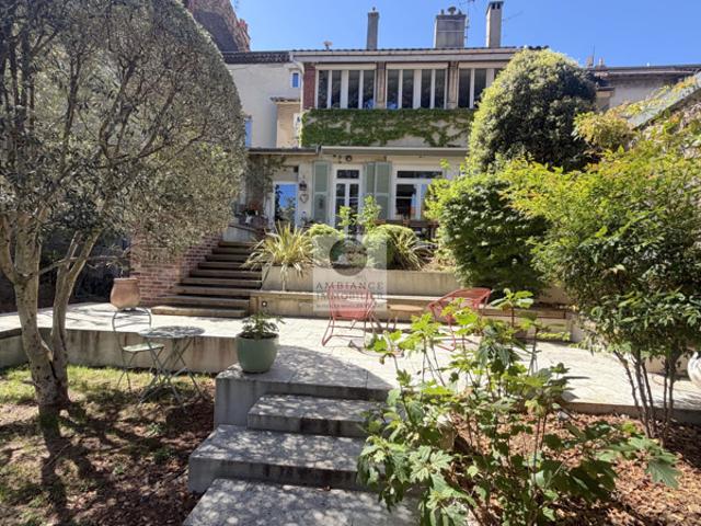 Élégante maison de Maître avec piscine