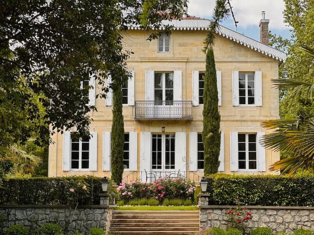 Elégante Maison de Maître avec piscine 251m² Saint Seurin sur l'Isle