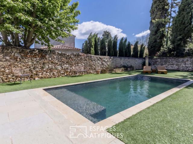 Elégante Maison de Maître avec piscine en coeur de village