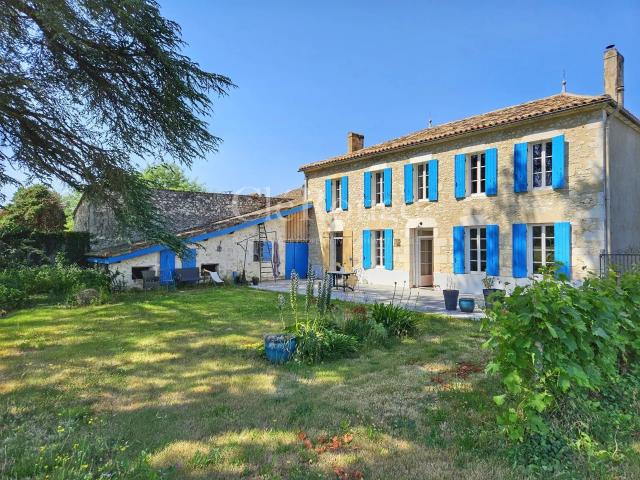 Élégante maison de maître avec vue sur la campagne à proximi. 295m² Pessac sur Dordogne
