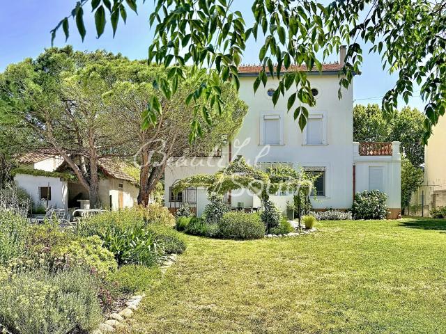 Élégante maison de maître des années 1930 avec jardin paysag. 202m² Prades