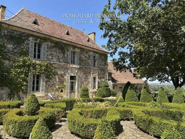 Élégante maison de maître, jardins à la française 220m² Issigeac