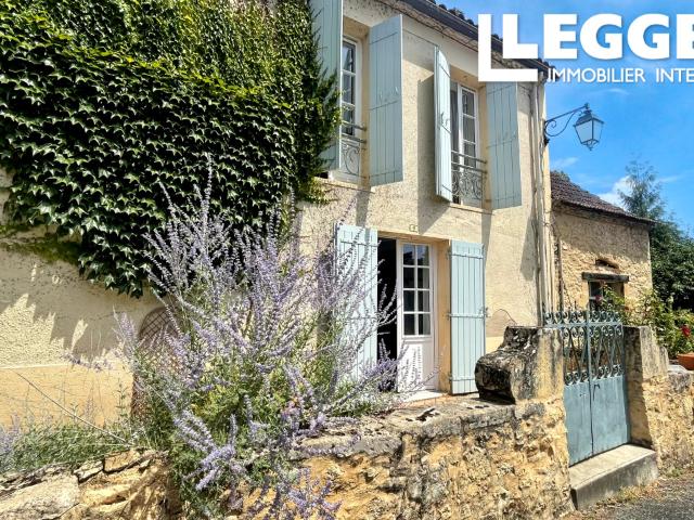 Élégante maison de village avec jardin clos et parking privé au cœur de Trémolat