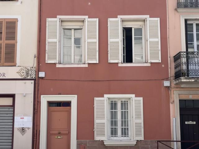 Élégante maison de ville de 131 m² avec jardin, piscine et t. 131m² Draguignan