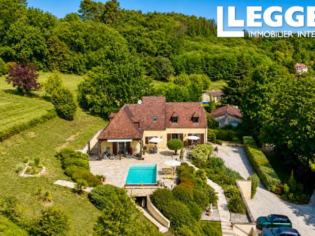 Élégante maison en pierre, 4 chambres, appartement indépendant et piscine chauffée à Sarlat la Canéda