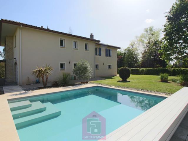 Élégante maison familiale de 220 m2 avec piscine Vue campa