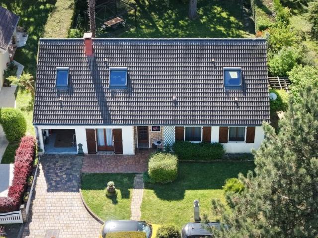 Elégante maison Familiale de 8 pièces 180m² avec Vie de Plai. 180m² Ballainvilliers