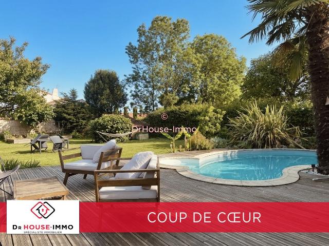 Élégante Maison Familiale econome de 7 Pièces avec Jardin et Piscine à Périgny