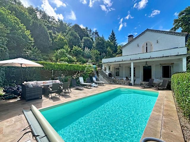 Élégante maison restaurée, vue dégagée sur la rivière, pisci. 135m² Albas