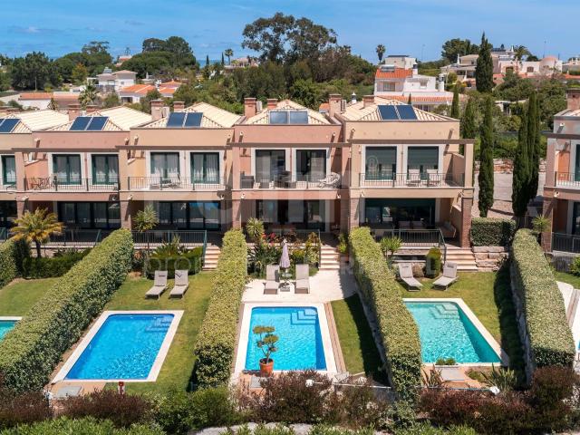 Elegante Moradia Geminada T2+2| Piscina Privada e Vista Mar. 238m² Lagoa e Carvoeiro