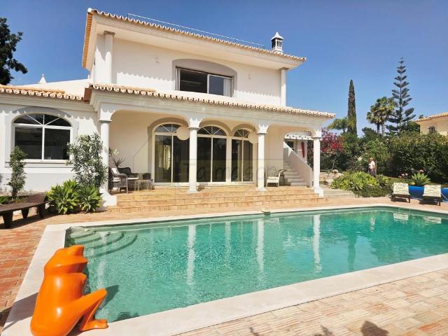 Elegante Moradia T5 no Prestigiado Vila Sol Golf Resort 336m² Quarteira