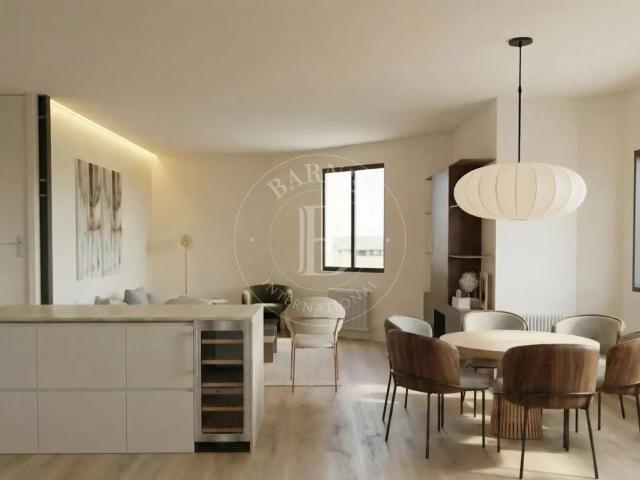 Elegante piso de esquina en finca señorial en Almagro