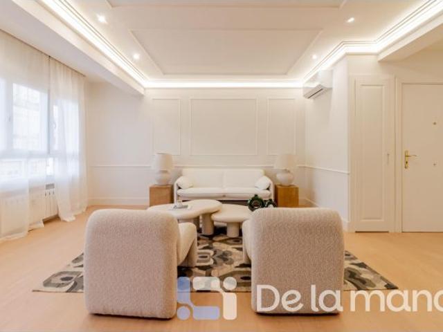 ELEGANTE PISO EN EL MEJOR BARRIO DE MADRID