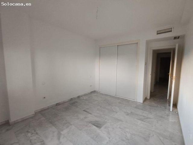Elegante Piso en La Reserva de Marbella con parking y trastero