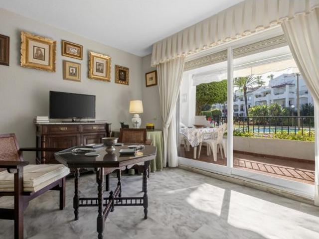 Elegante piso en Sun Beach, Estepona, a pocos pasos del mar