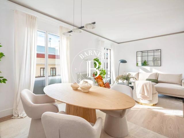 Elegante piso reformado con gran luz y altura 125m² Madrid