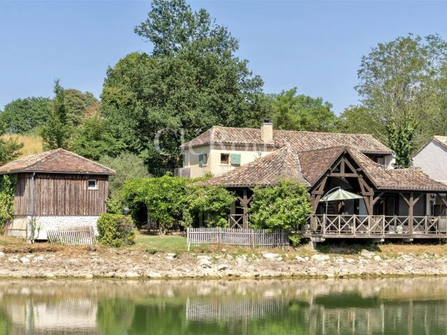 Élégante propriété avec vue sur le lac au cœur d'un golf pre. 149m² Monestier