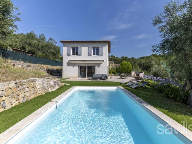 Elegante propriété avec piscine, au calme absolu