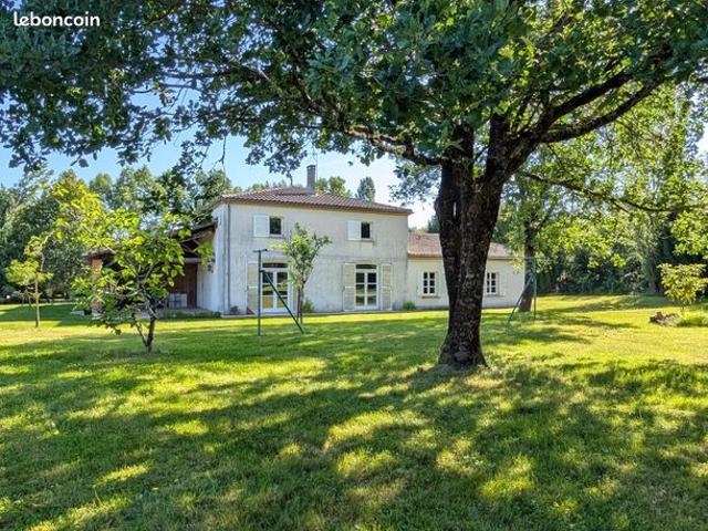 Élégante propriété de 250 m² avec 6 chambres sur 1,3 ha parc et prairie idéal chevaux