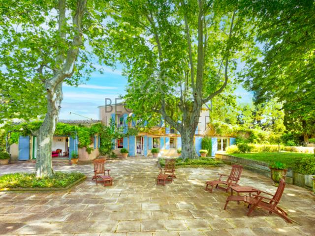 Élégante propriété de caractère à vendre à Aix en Provence