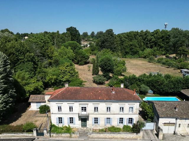 Elégante propriété de caractère 470m² Guîtres