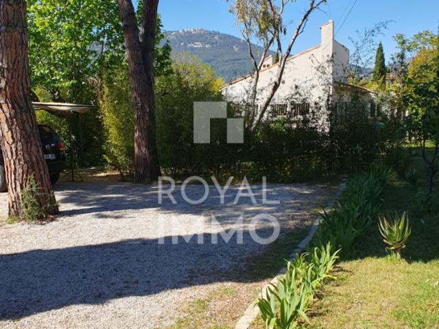 Elégante propriété de plain pied 6 pièces 138 m2, terrain
