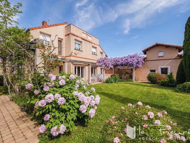 Élégante propriété familiale avec parc paysager et piscine p. 320m² Albi