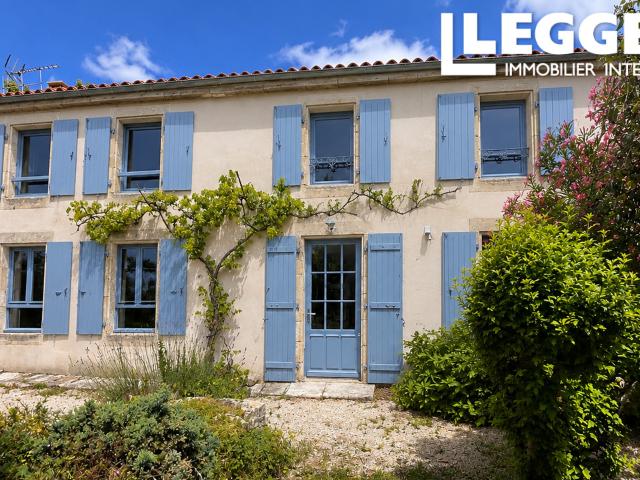 Élégante propriété familiale avec piscine et studio indépendant