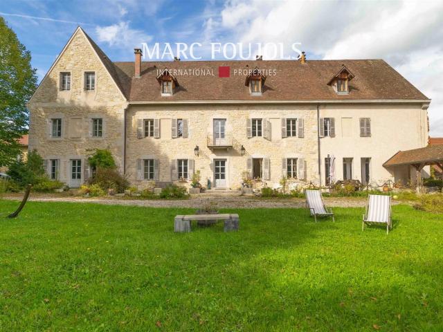 Élégante propriété historique au cœur du Valromey Dept de l. 675m² Belmont Luthézieu