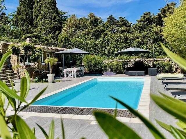 Élégante propriété provençale avec piscine