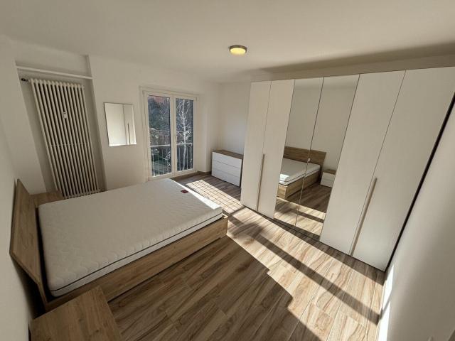 Elegante, renovierte 4 Zimmer Wohnung in einer Doppelhaushälfte / appartamento di 4 locali in una casa bifamilare | dreamo. Ch