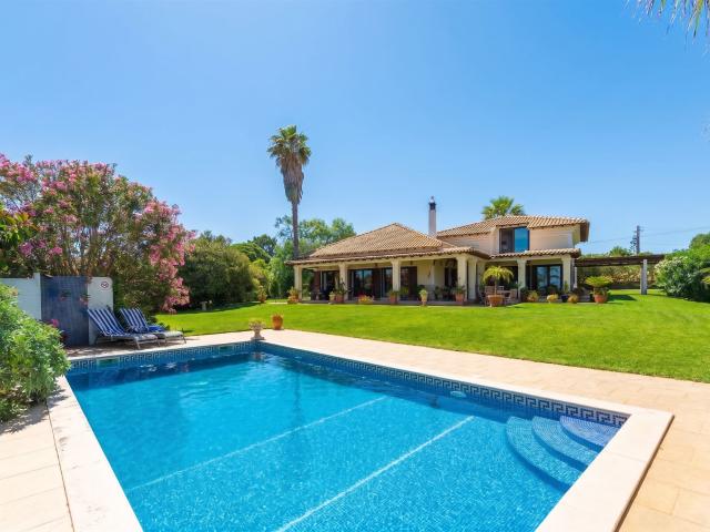 Elegante Refúgio no Campo com Vista Mar perto da Praia da M. 314m² Lagoa e Carvoeiro