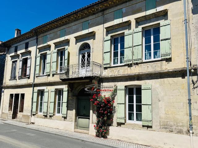 Elégante résidence de caractère du 18ème siècle avec cour et. 315m² Port Sainte Foy et Ponchapt
