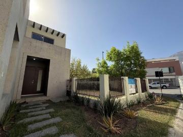 ELEGANTE RESIDENCIA CON AMPLIO JARDÍN DE 250m2 Y TERRENO EXCEDENTE