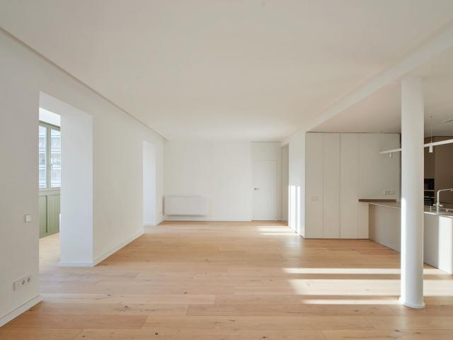 Elegante residencia de diseñador en el edificio emblemático más emblemático de Barcelona