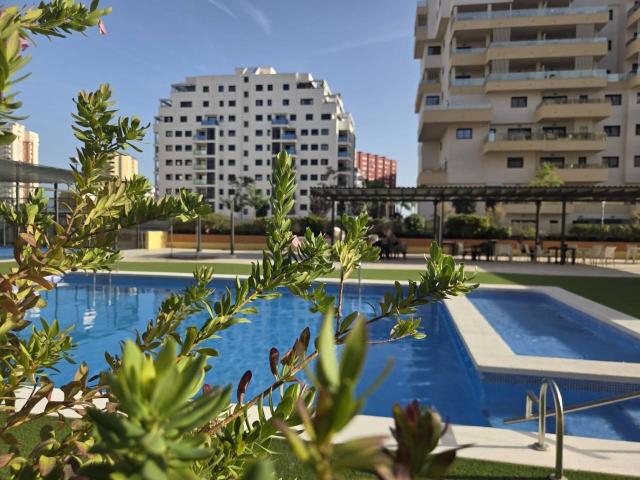 ELEGANTE RESIDENCIAL CON PISCINA EN PUEBLA DE FARNALS