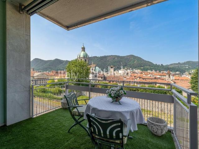 Elegante residenza con vista sul Duomo e sul Lago di Como