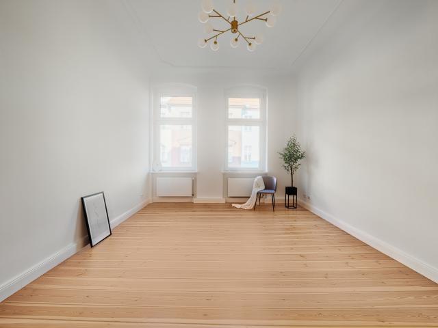 Eleganter Altbau trifft moderne Ausstattung – 4 Zimmer mit Stil