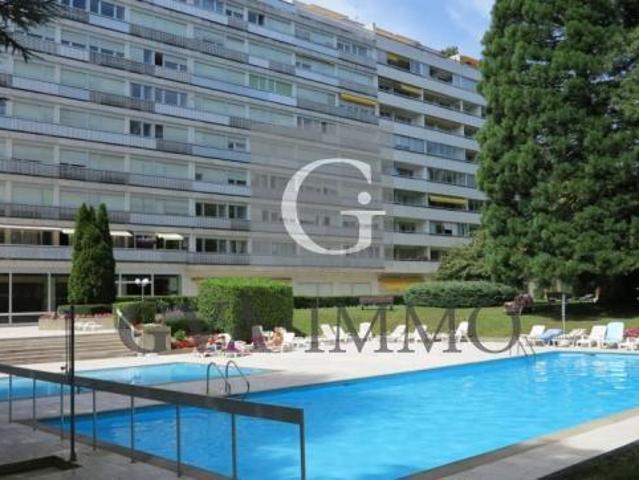 Elegantes 2,5 Zimmer Apartment mit Loggia und Schwimmbad in Chêne Bougeries