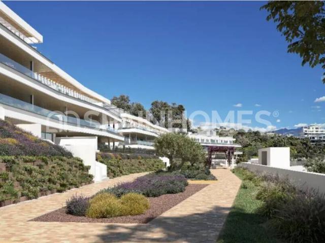 Elegantes apartamentos con piscina comunitaria en Estepona, Málaga
