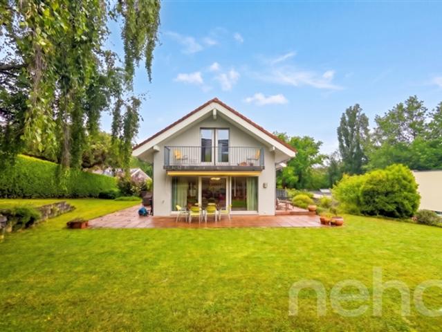 Elegantes Doppelhaus mit großem Garten in Chigny