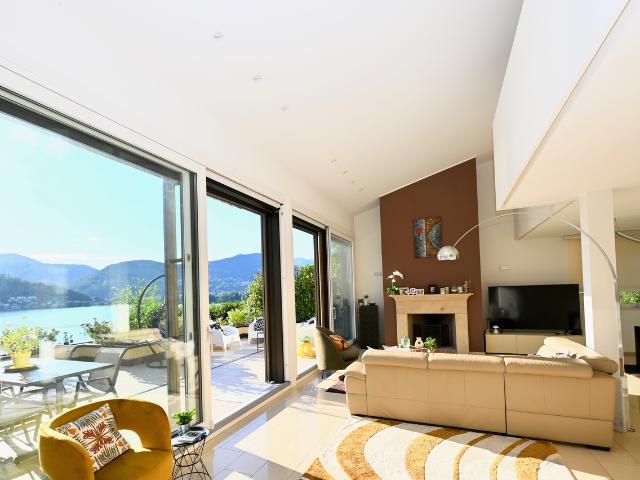 Elegantes Duplex Penthouse mit spektakulärem Blick auf den Luganersee