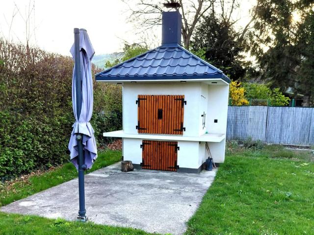 Elegantes Einfamilienhaus mit großzügigem Garten, Terrasse und Garage