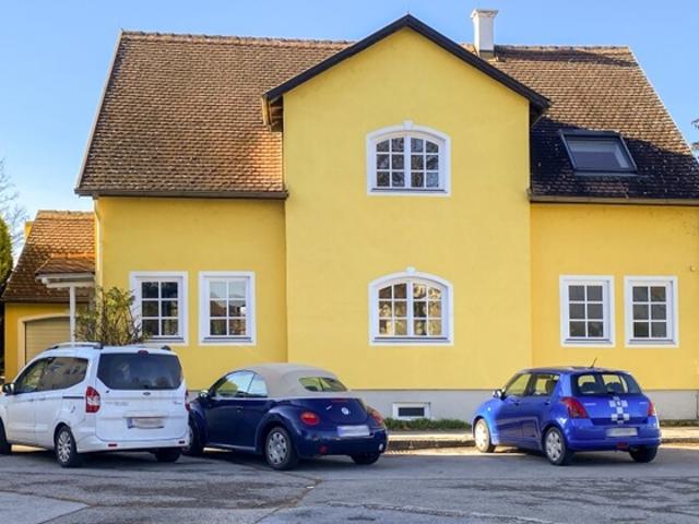 Elegantes Einfamilienhaus in Zeiselmauer mit Garten, Garage und Wellnessbereich