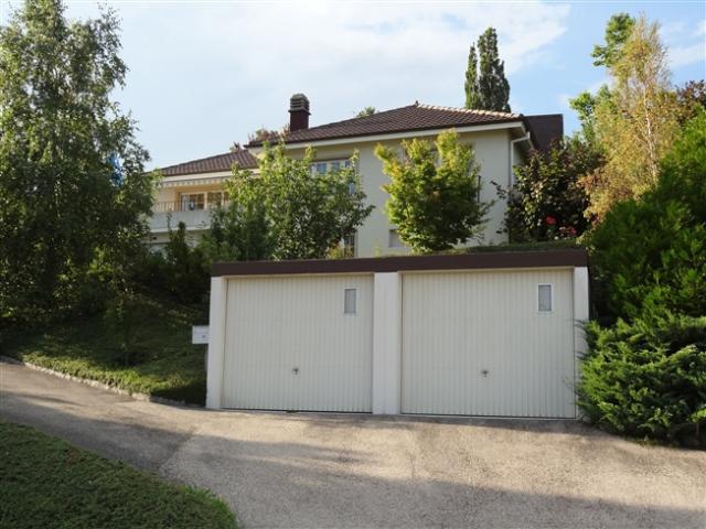 Elegantes freistehendes Haus mit Blick auf den See und die Alpen in Auvernier