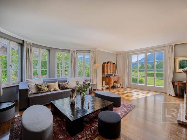 ELEGANTES LANDHAUS IN SONNIGER AUSSICHTSLAGE